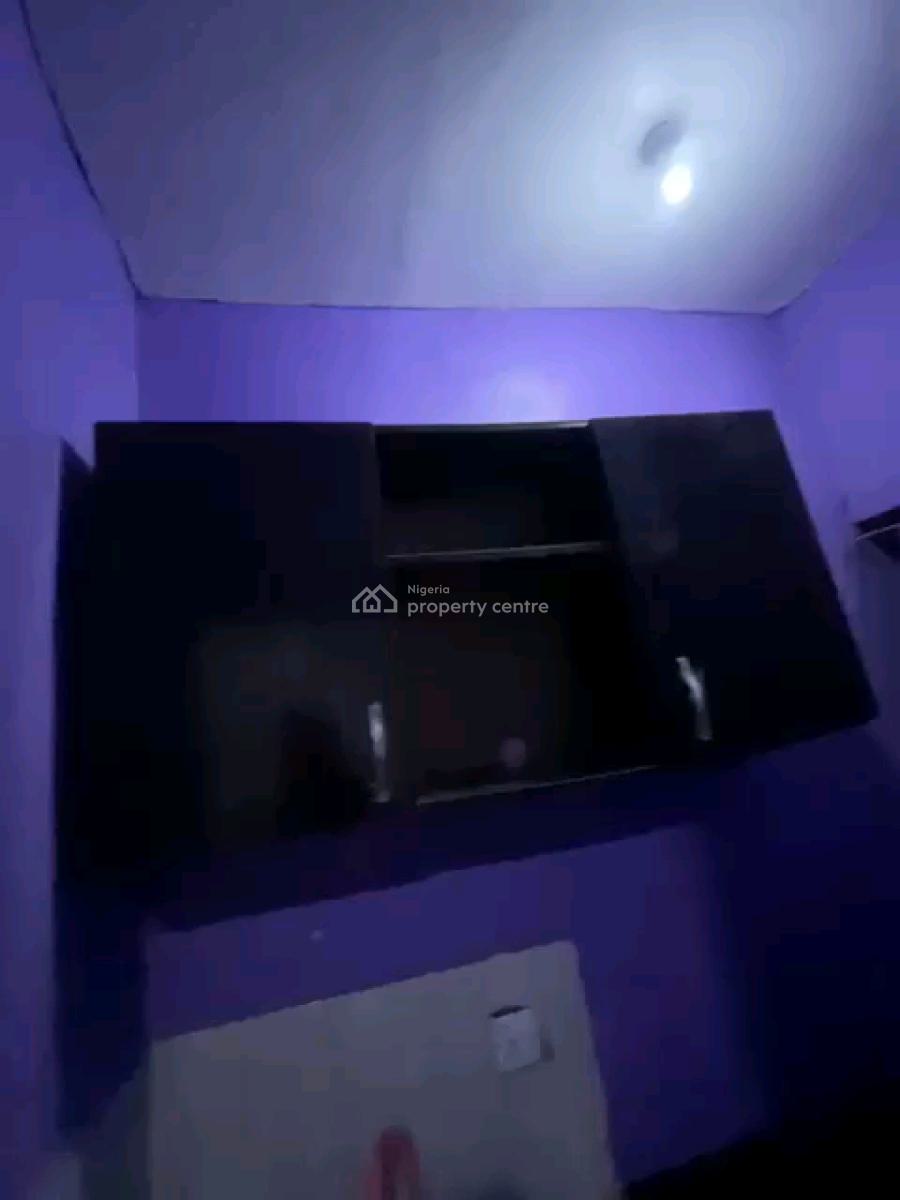 a Neatly Used and Decent Studio Apartment, Groundfloor with Private, Onofowokan Street, Fola Agoro, Yaba, Lagos, Self Contain (single Rooms) for Rent