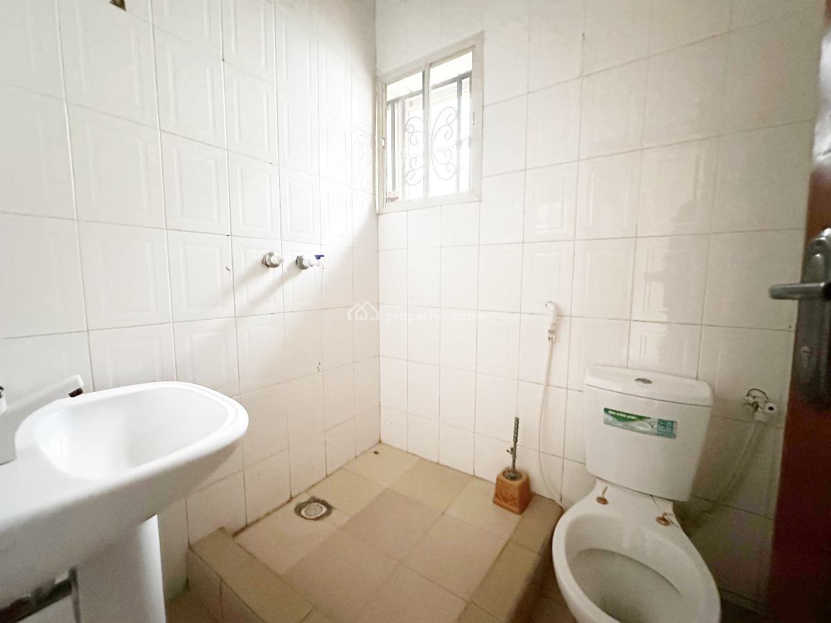 Luxury 3 Bedroom Flat, Gra Phase 1, Magodo, Lagos, Flat / Apartment for Rent
