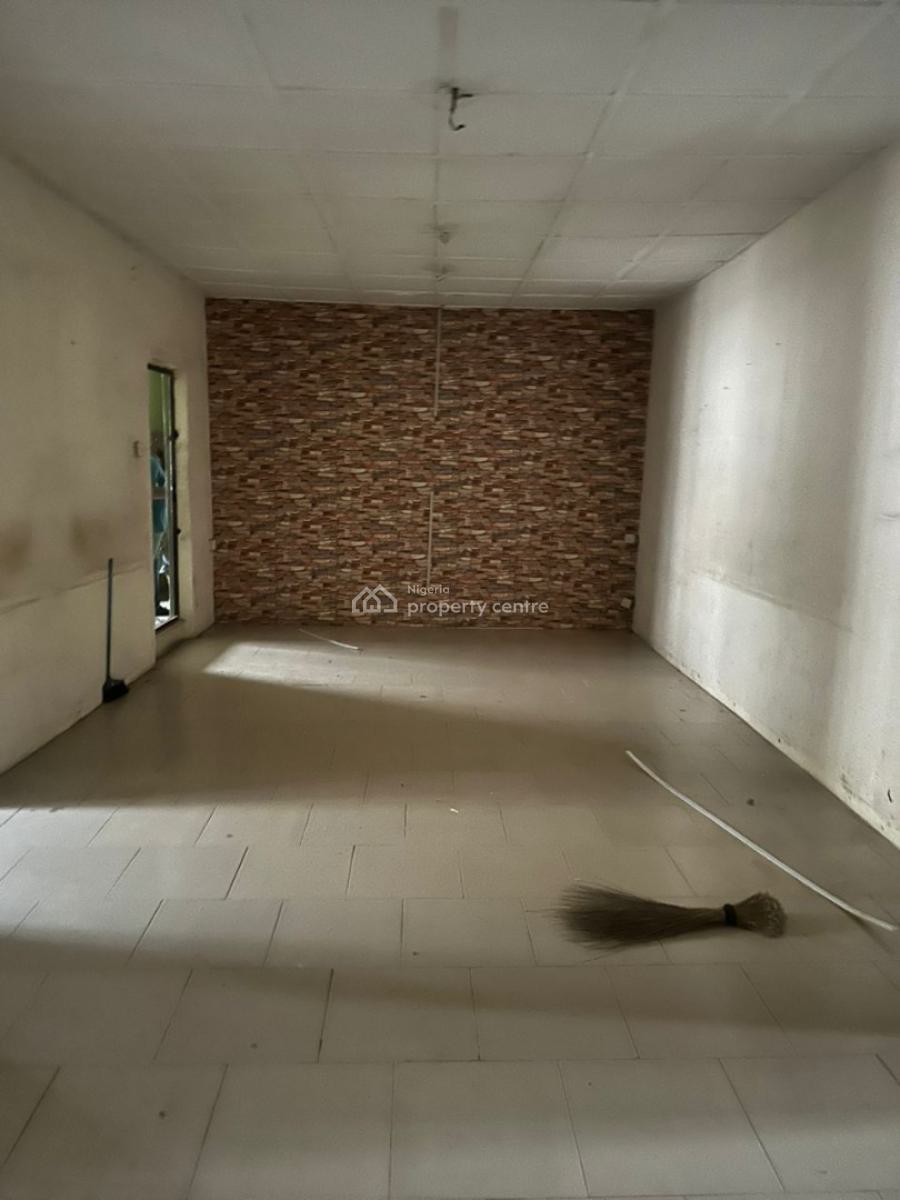 Contemporary 3 Bedroom Apartment in a Comfy Location, Ori-oke, Ogudu, Lagos, Flat / Apartment for Rent