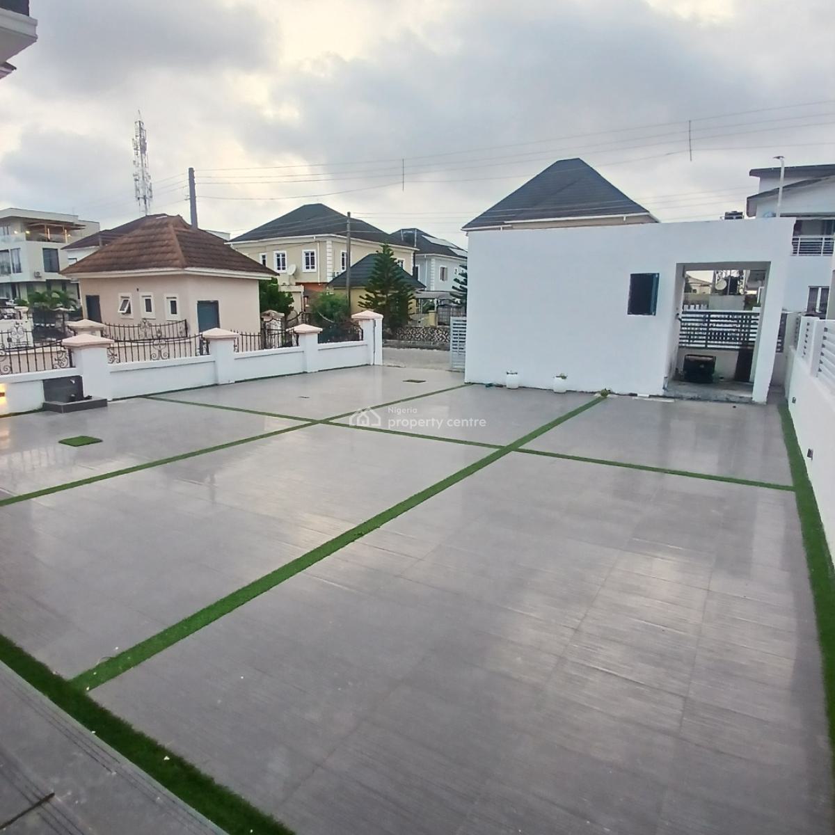 Distress 5 Bedroom Semi-detached Duplex with Swimming Pool on 400sqm, Osapa, Lekki, Lagos, Semi-detached Duplex for Sale