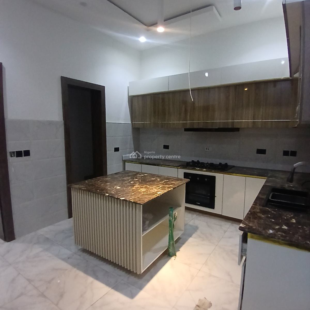 Distress 5 Bedroom Semi-detached Duplex with Swimming Pool on 400sqm, Osapa, Lekki, Lagos, Semi-detached Duplex for Sale