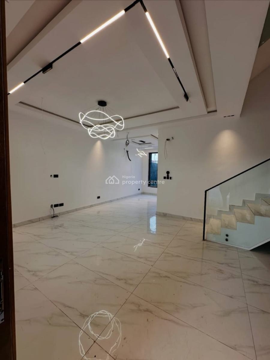 Spacious Massive Luxry 4 Bedroom Terrace Dupelx, Off Admiraty Way, Lekki Phase 1, Lekki, Lagos, Flat / Apartment for Rent