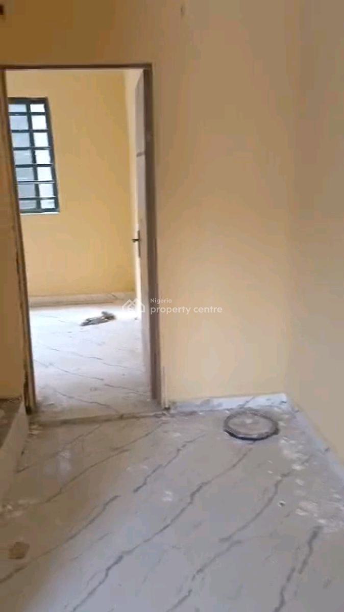 a Relatively New and Spacious Miniflat, Groundfloor with 1toilet, Off Market Street, Shomolu, Lagos, Mini Flat (room and Parlour) for Rent