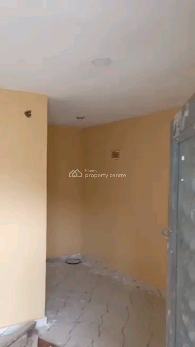 a Relatively New and Spacious Miniflat, Groundfloor with 1toilet, Off Market Street, Shomolu, Lagos, Mini Flat (room and Parlour) for Rent