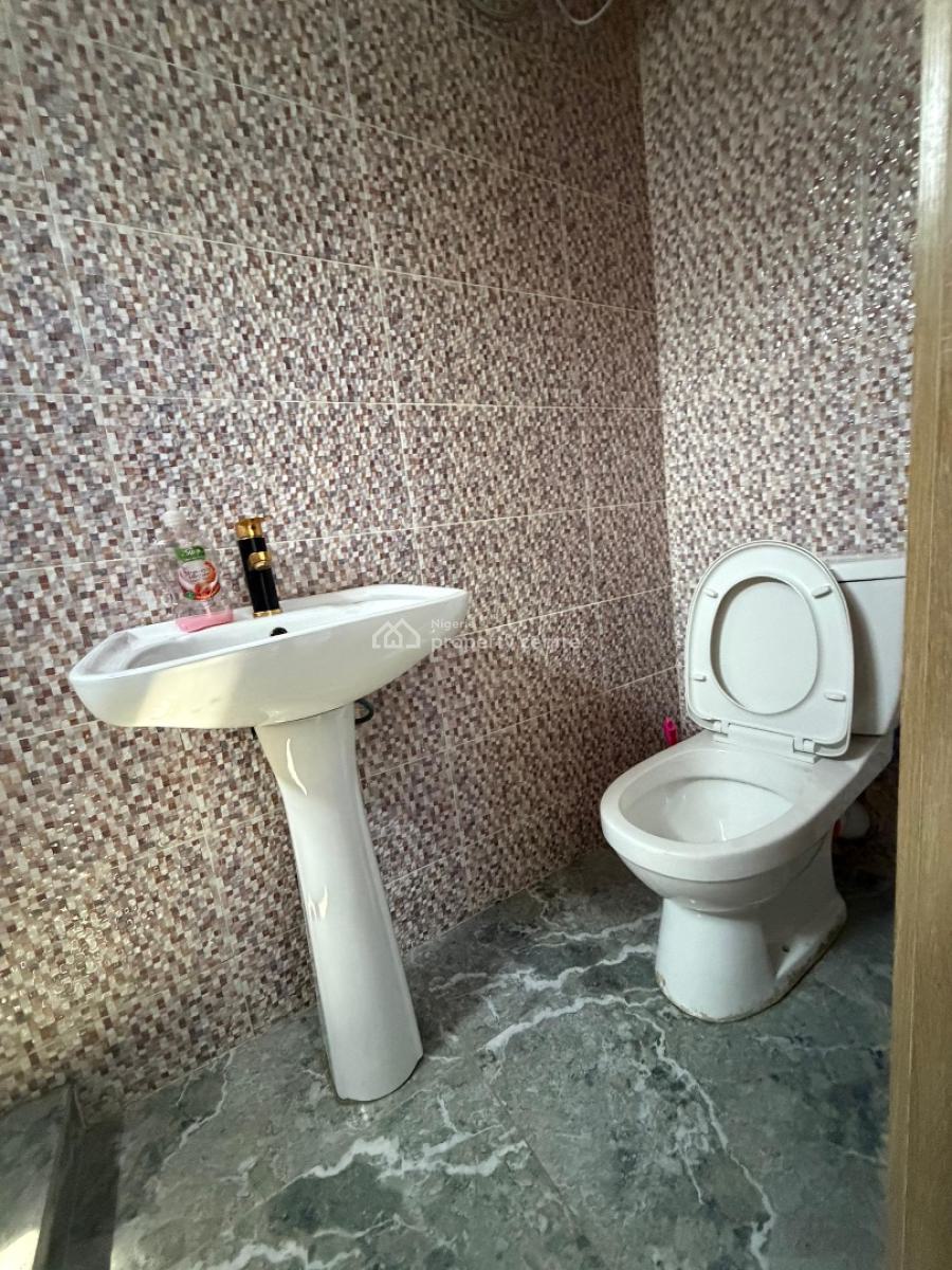 Fully Furnished 2 Bedroom Penthouse, Chevron Toll Gate, Lekki, Lagos, Block of Flats for Sale