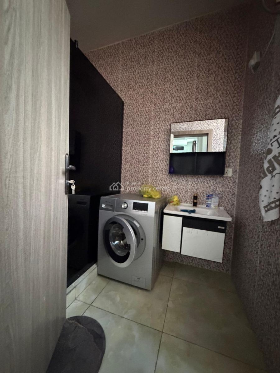 Fully Furnished 2 Bedroom Penthouse, Chevron Toll Gate, Lekki, Lagos, Block of Flats for Sale