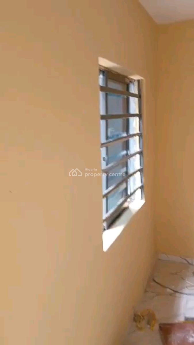 a Relatively New and Spacious Miniflat, Groundfloor with 1toilet, Off Market Street, Shomolu, Lagos, Mini Flat (room and Parlour) for Rent