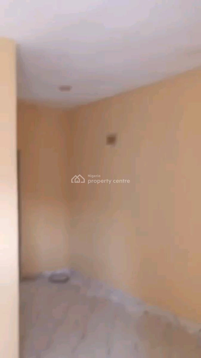 a Relatively New and Spacious Miniflat, Groundfloor with 1toilet, Off Market Street, Shomolu, Lagos, Mini Flat (room and Parlour) for Rent