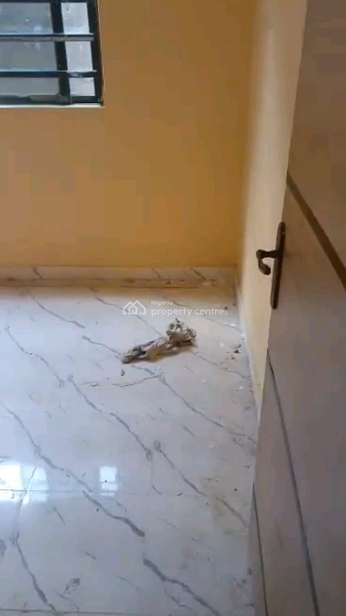 a Relatively New and Spacious Miniflat, Groundfloor with 1toilet, Off Market Street, Shomolu, Lagos, Mini Flat (room and Parlour) for Rent