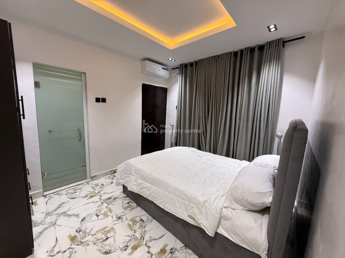 Lovely Olive One Bedroom Apartment, Aderigbigbe Street, Onike, Yaba, Lagos, Flat / Apartment Short Let