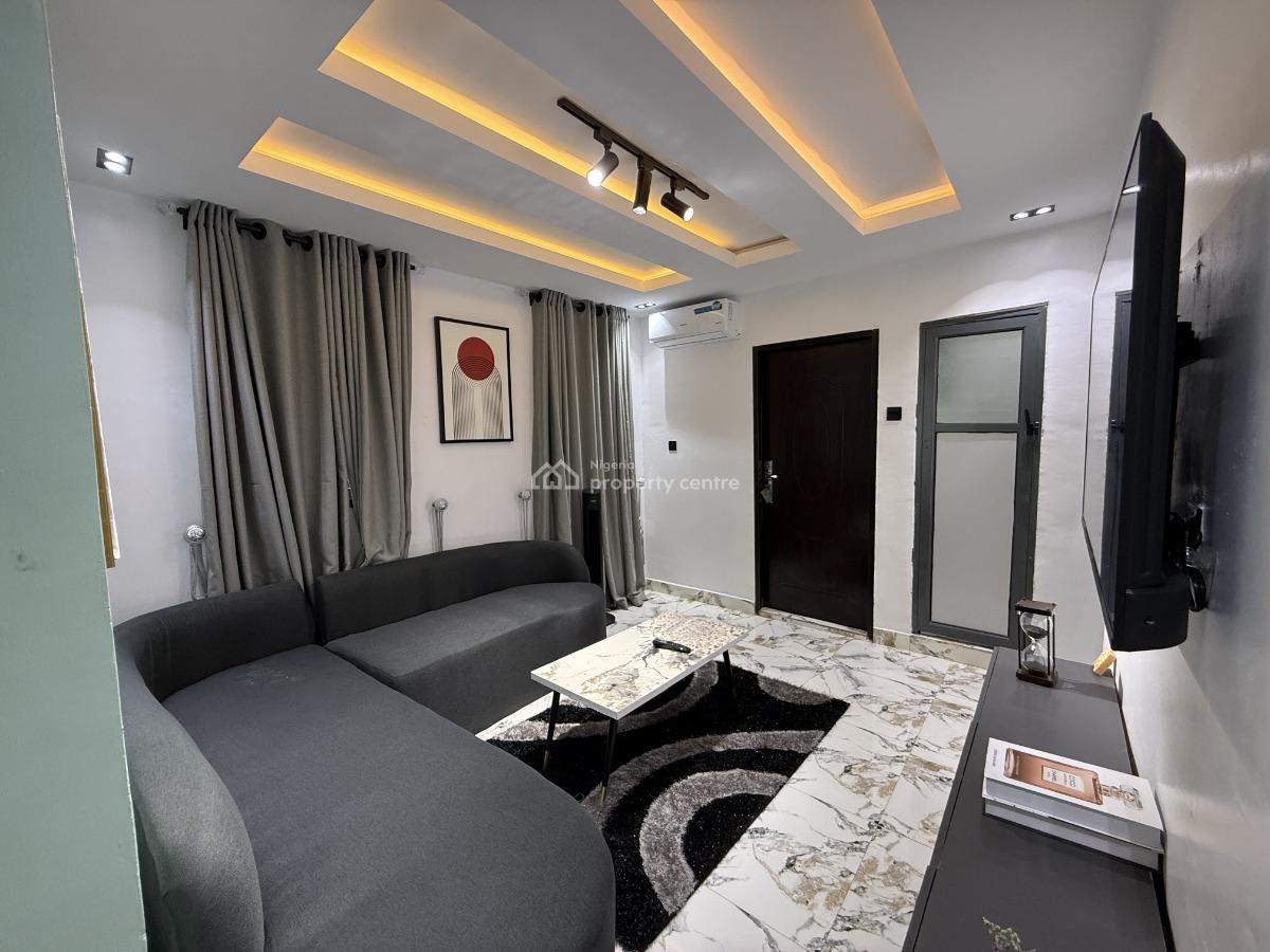 L&l The Crest Lovely Olive One Bedroom Apartment, Aderigbigbe Street, Onike, Yaba, Lagos, Flat / Apartment Short Let