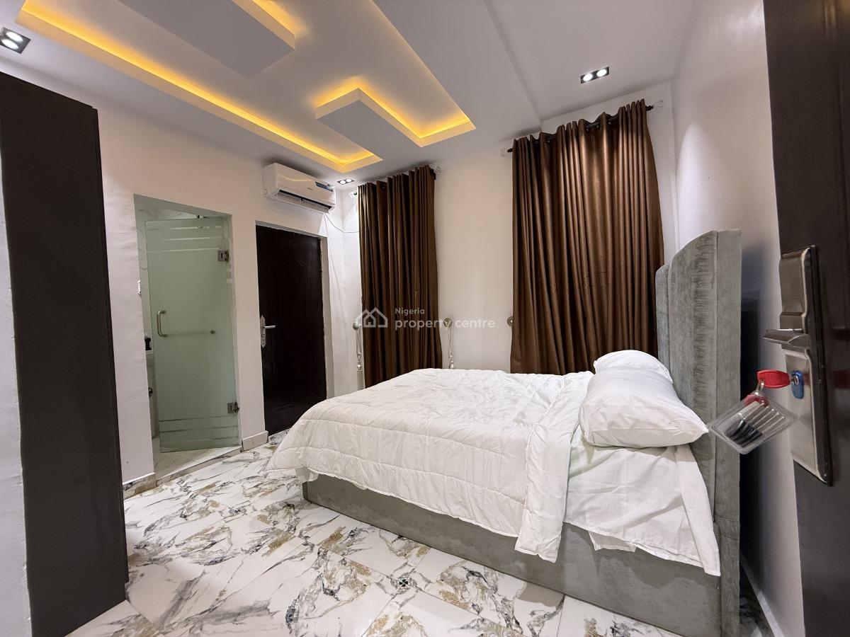 L&l The Crest Lovely Cedar One Bedroom Apartment, Aderigbigbe Street, Onike, Yaba, Lagos, Flat / Apartment Short Let