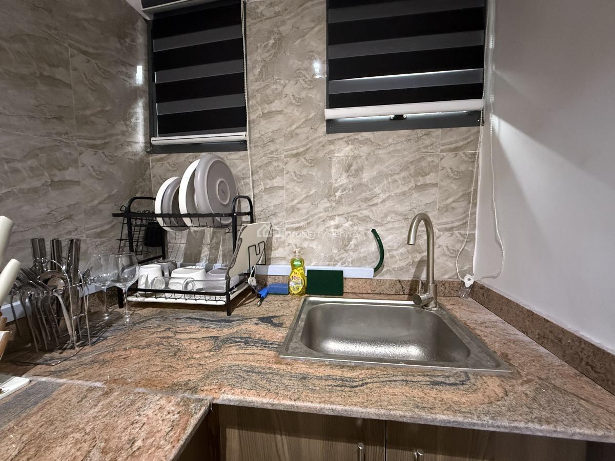 L&l The Crest Lovely Cedar One Bedroom Apartment, Aderigbigbe Street, Onike, Yaba, Lagos, Flat / Apartment Short Let
