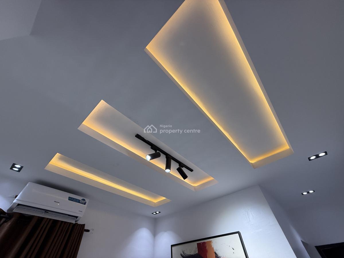 L&l The Crest Lovely Cedar One Bedroom Apartment, Aderigbigbe Street, Onike, Yaba, Lagos, Flat / Apartment Short Let