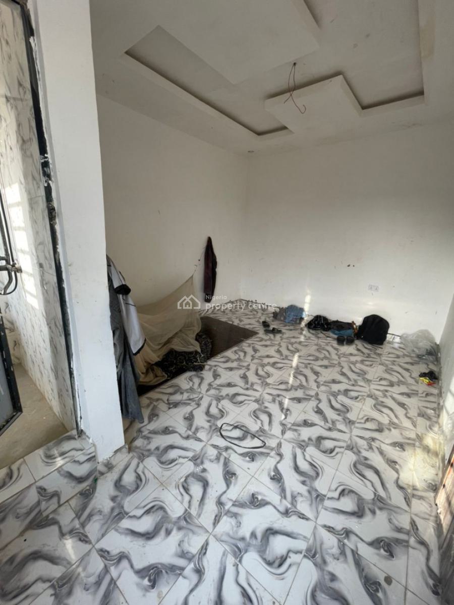 7 Nos of Newly Built Decent Spacious Mini Upflat with 2t1b All Tilled, Kiniunifa Street, Sawmil, Gbagada, Lagos, Mini Flat (room and Parlour) for Rent