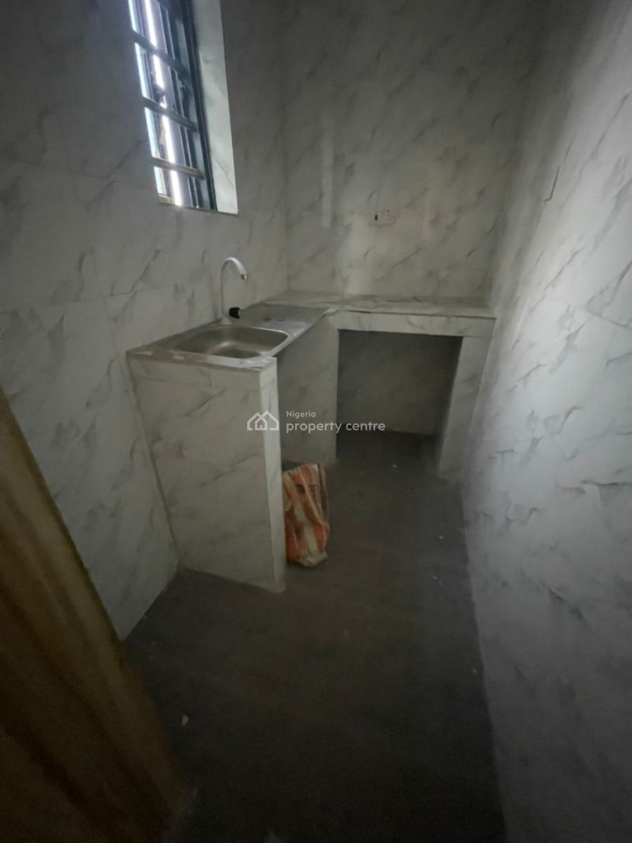 Standard and Spacious Miniflat, Makoko, Yaba, Lagos, Mini Flat (room and Parlour) for Rent