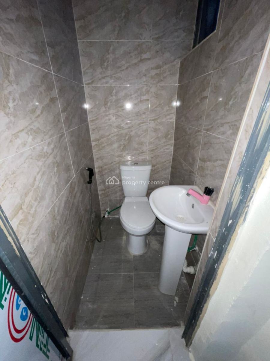 Standard and Spacious Miniflat, Makoko, Yaba, Lagos, Mini Flat (room and Parlour) for Rent