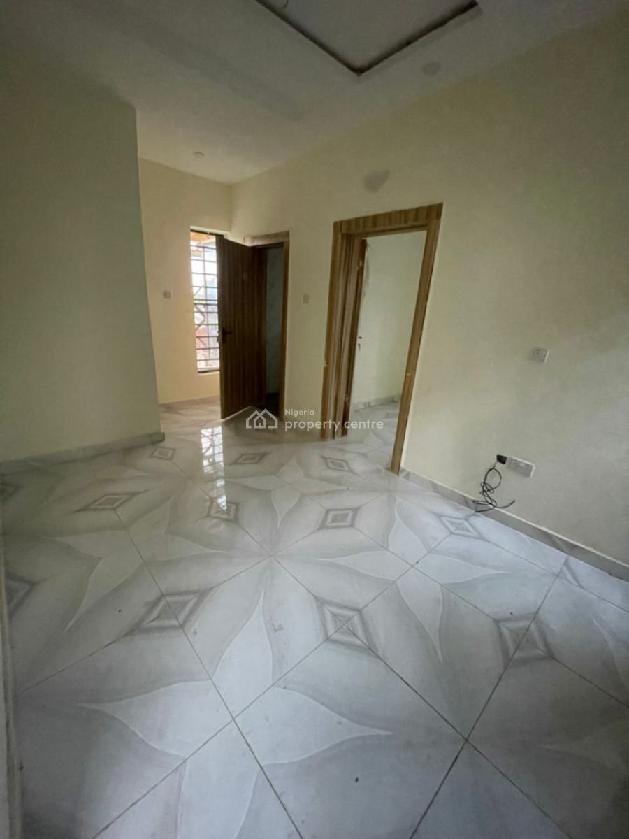 Standard and Spacious Miniflat, Makoko, Yaba, Lagos, Mini Flat (room and Parlour) for Rent