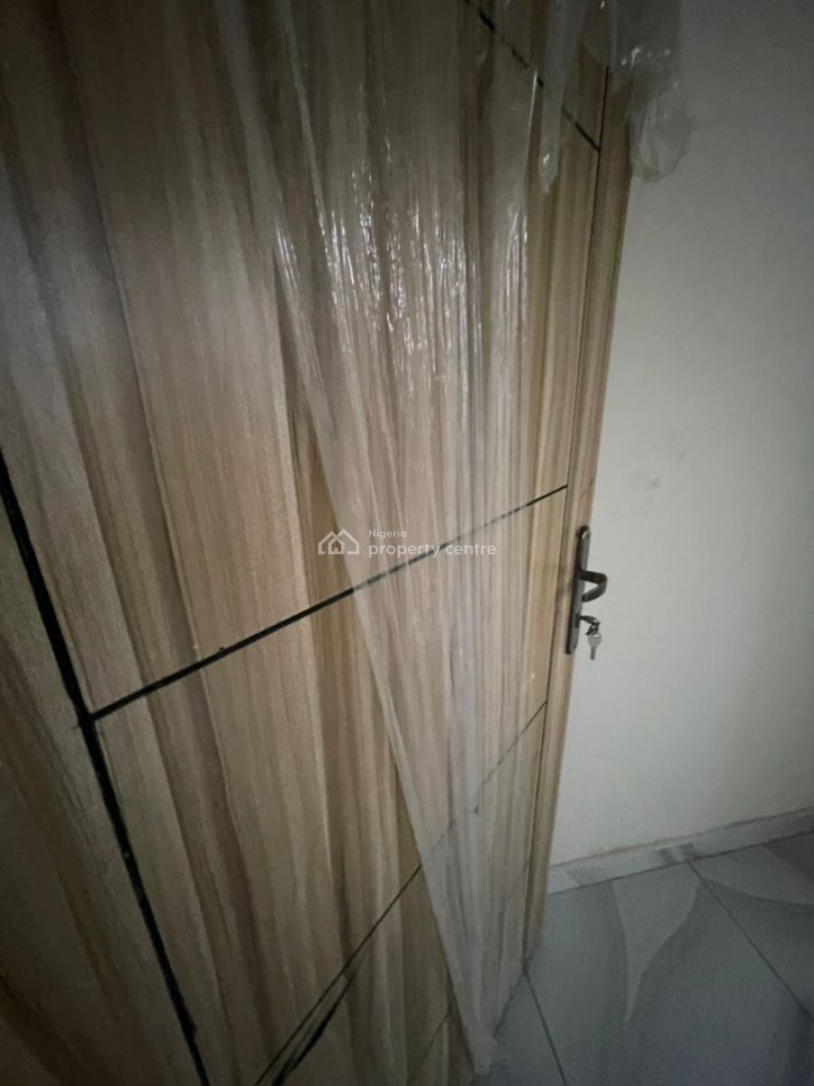 Standard and Spacious Miniflat, Makoko, Yaba, Lagos, Mini Flat (room and Parlour) for Rent