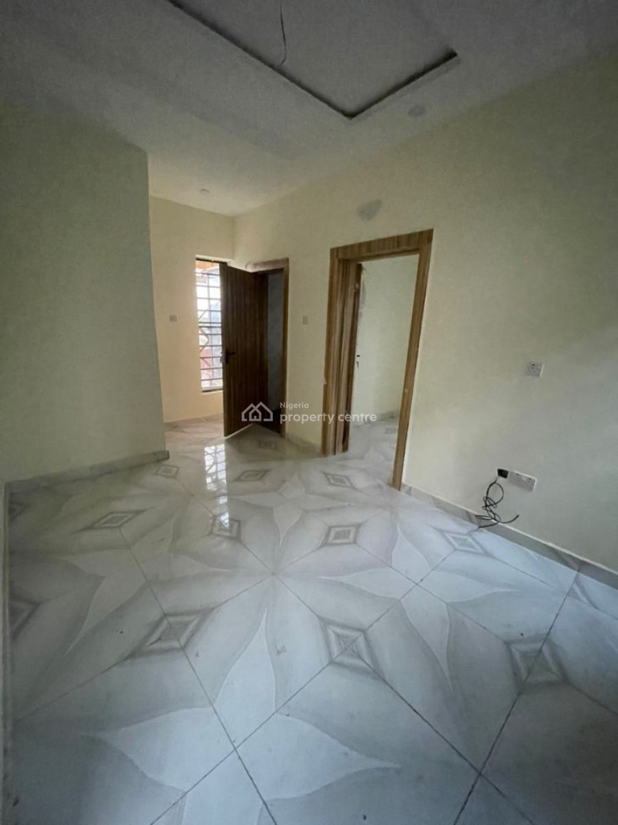 Standard and Spacious Miniflat, Makoko, Yaba, Lagos, Mini Flat (room and Parlour) for Rent