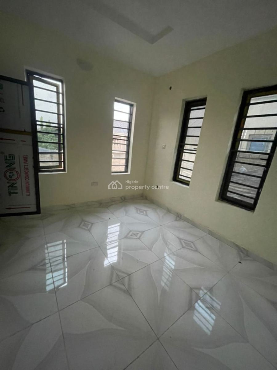 Standard and Spacious Miniflat, Makoko, Yaba, Lagos, Mini Flat (room and Parlour) for Rent