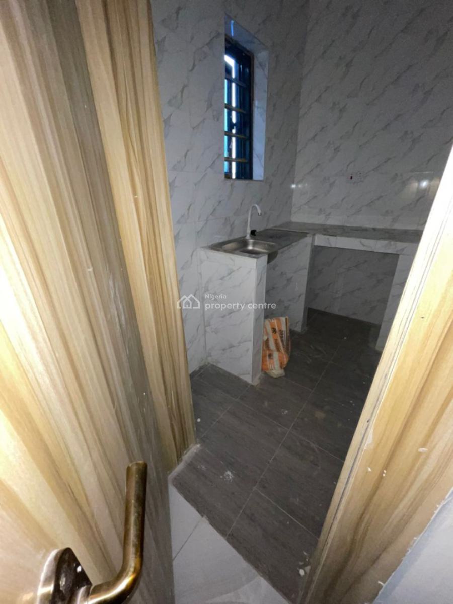 Standard and Spacious Miniflat, Makoko, Yaba, Lagos, Mini Flat (room and Parlour) for Rent