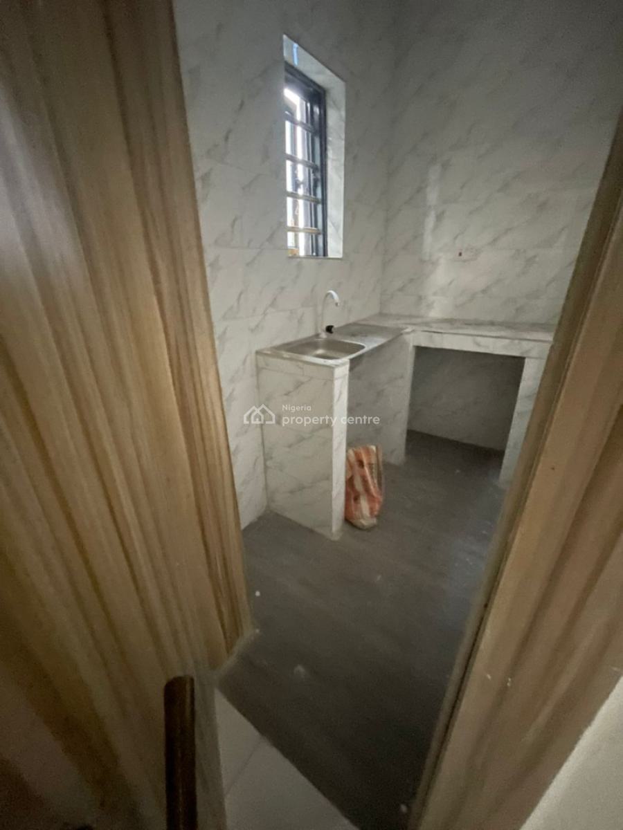 Standard and Spacious Miniflat, Makoko, Yaba, Lagos, Mini Flat (room and Parlour) for Rent