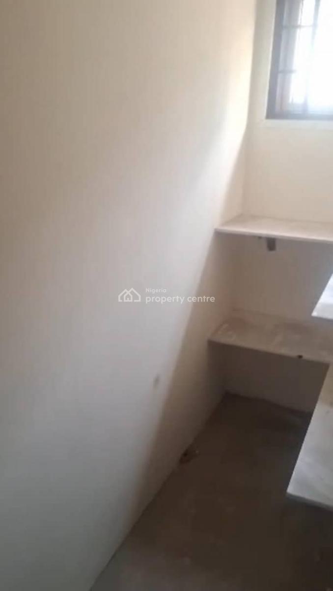 Lovely 3 Bedroom Flat, Atunrase Estate, Gbagada, Lagos, Flat / Apartment for Rent