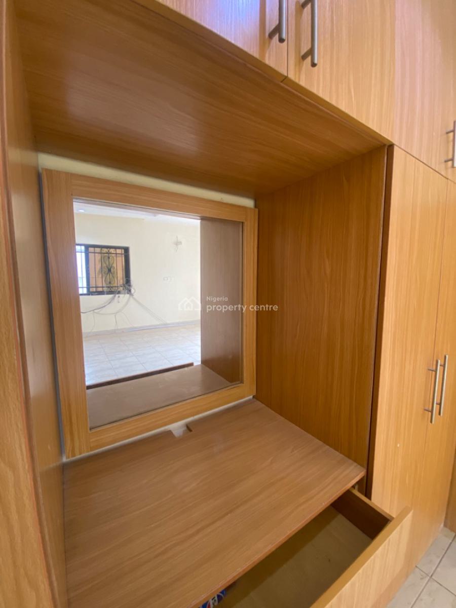 5bedroom Terrace Duplex, Serene, Guzape District, Abuja, Terraced Duplex for Rent