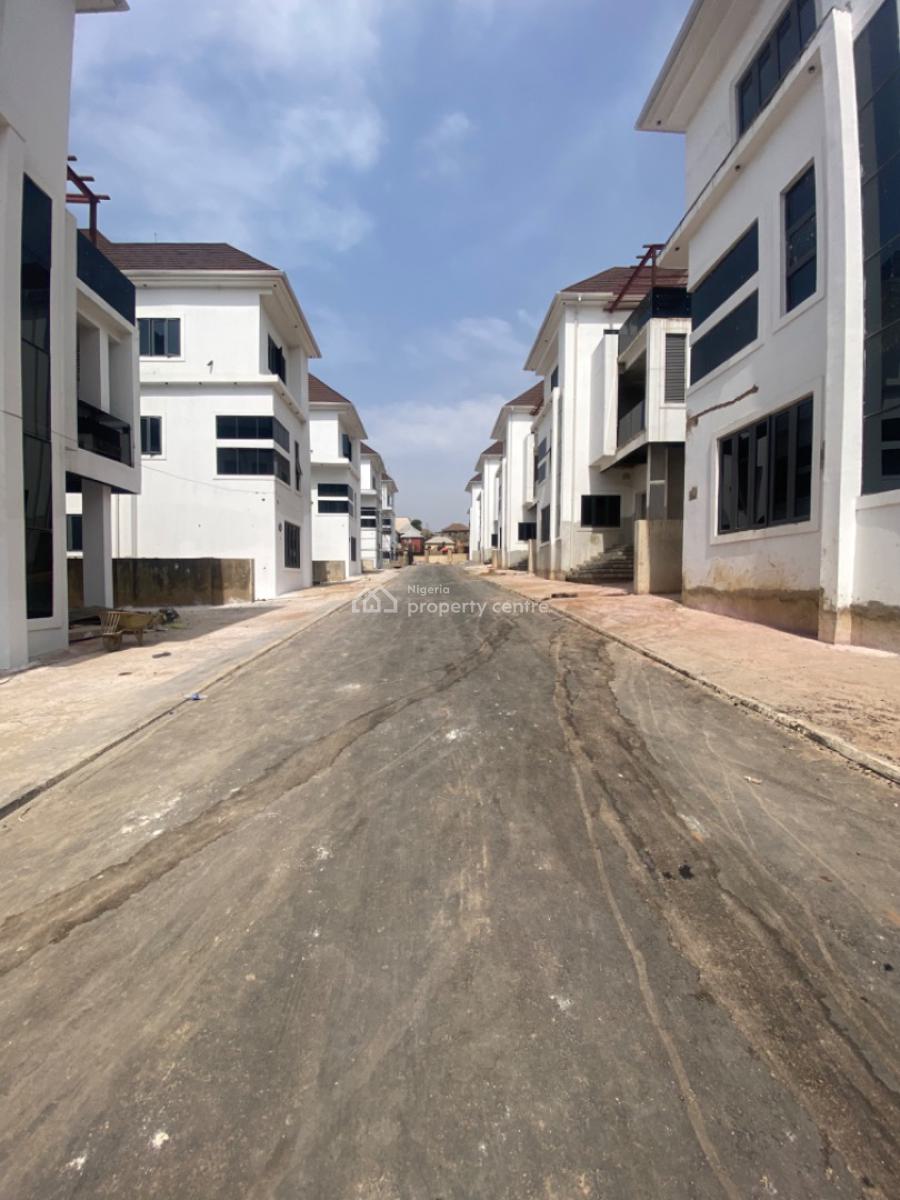 5bedroom Detached, Guzape District, Abuja, Detached Duplex for Sale