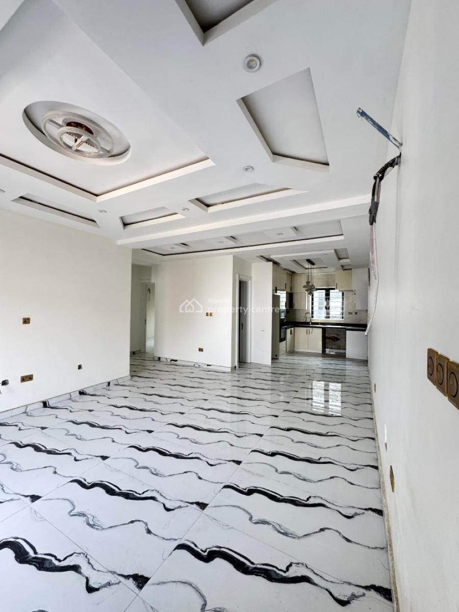 Lovely 2 Bedroom Apartment with Bq, Lekki Phase 1, Lekki, Lagos, Block of Flats for Sale