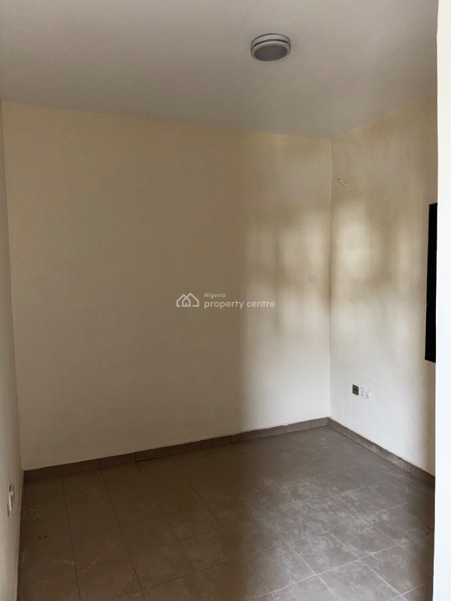 3-bedroom Apartment with Bq, Communal Swimming Pool, Lekki Phase 1, Lekki, Lagos, Flat / Apartment for Rent