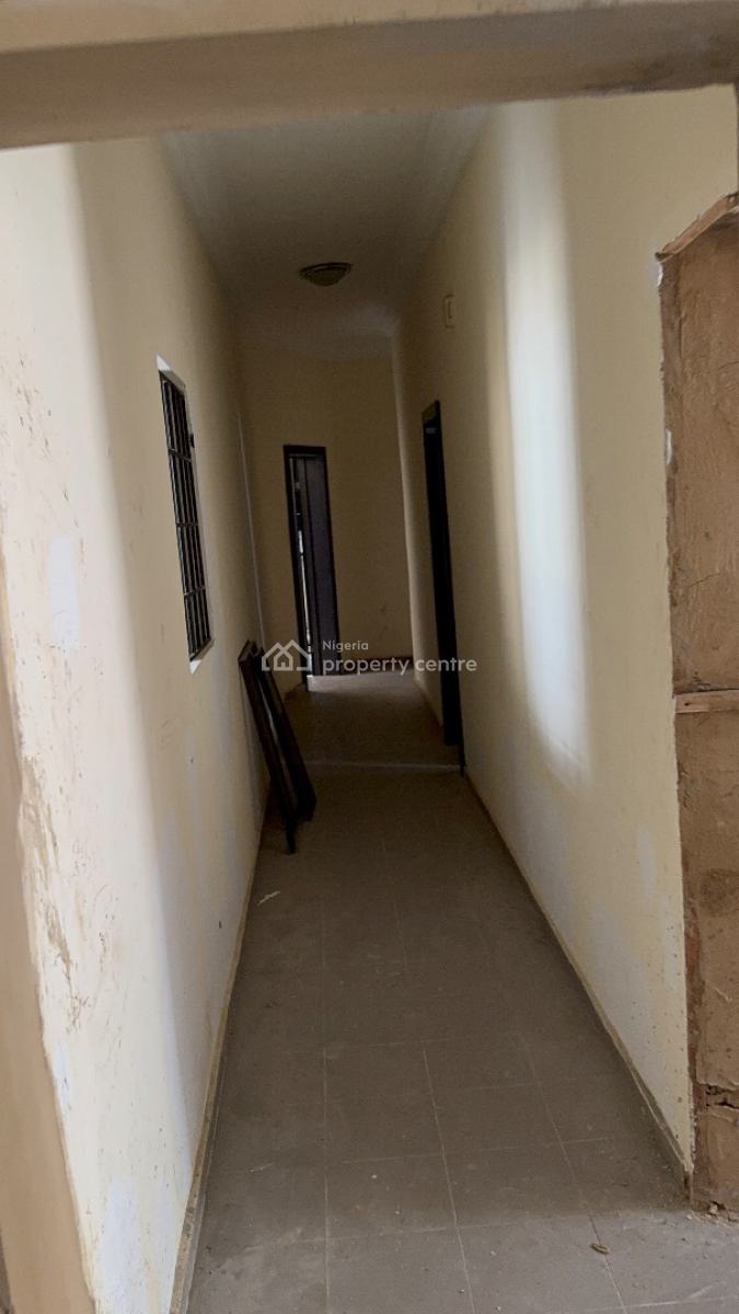 3-bedroom Apartment with Bq, Communal Swimming Pool, Lekki Phase 1, Lekki, Lagos, Flat / Apartment for Rent