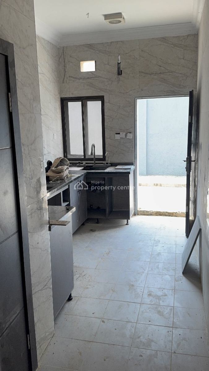 3-bedroom Apartment with Bq, Communal Swimming Pool, Lekki Phase 1, Lekki, Lagos, Flat / Apartment for Rent