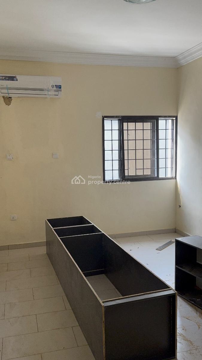 3-bedroom Apartment with Bq, Communal Swimming Pool, Lekki Phase 1, Lekki, Lagos, Flat / Apartment for Rent