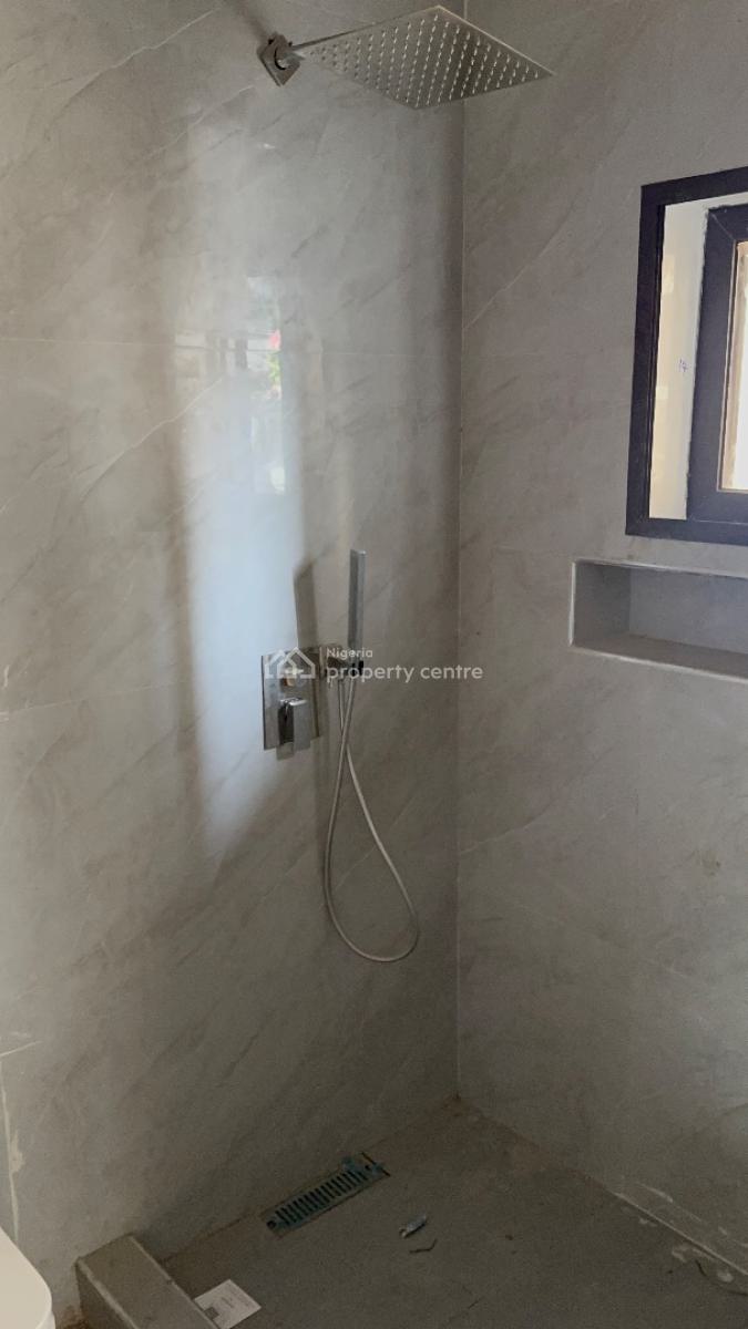 3-bedroom Apartment with Bq, Communal Swimming Pool, Lekki Phase 1, Lekki, Lagos, Flat / Apartment for Rent