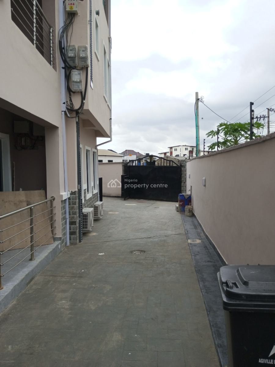 Lovely 3 Bedroom Flat, Pedro, Gbagada, Lagos, Flat / Apartment for Rent