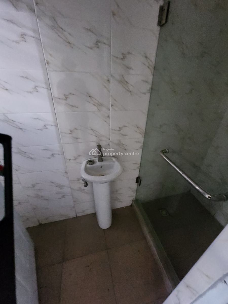 2 Bedroom Apartment Upstairs, Ologolo Lekki Lagos, Ologolo, Lekki, Lagos, Flat / Apartment for Rent