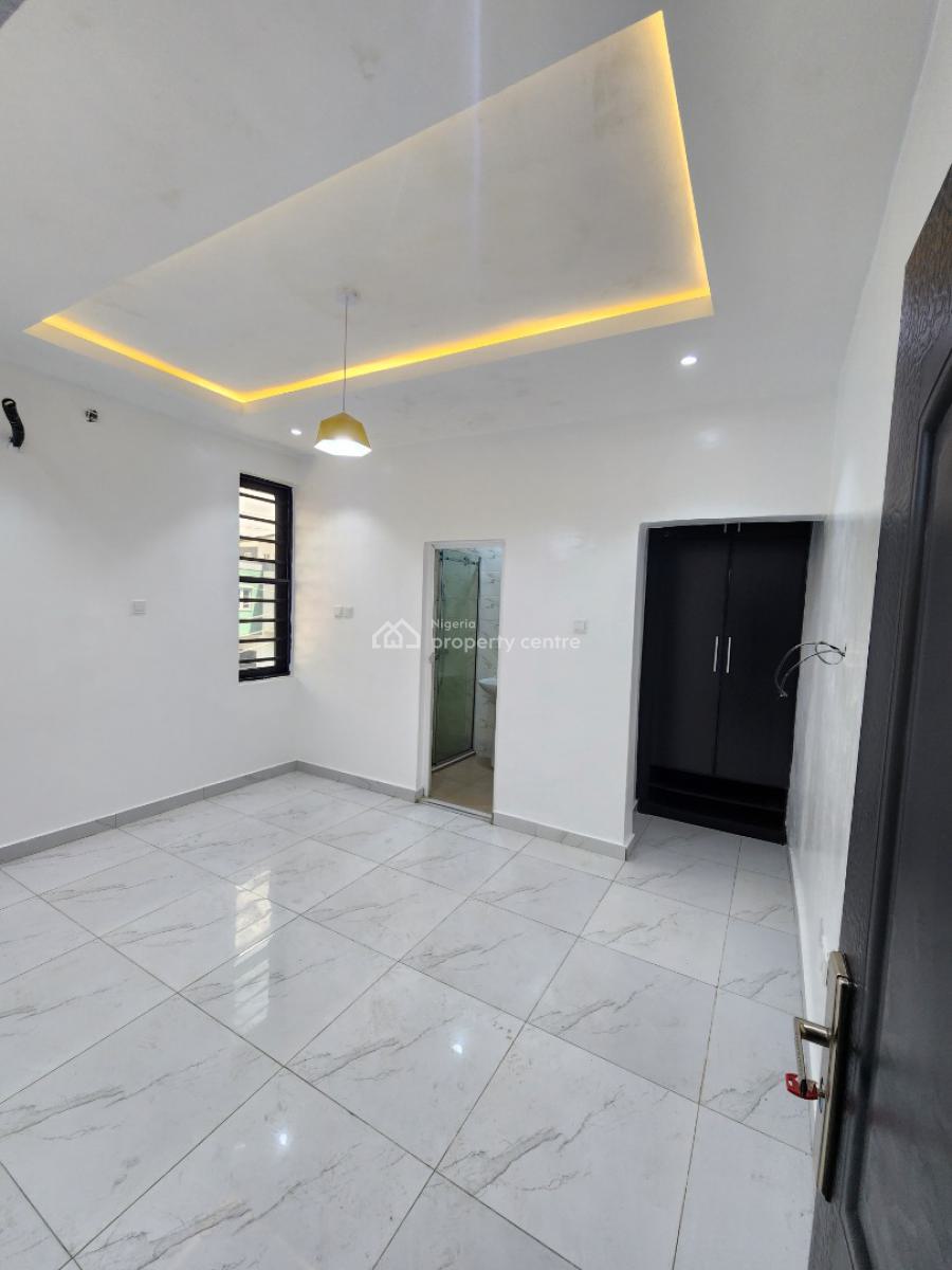 2 Bedroom Apartment Upstairs, Ologolo Lekki Lagos, Ologolo, Lekki, Lagos, Flat / Apartment for Rent