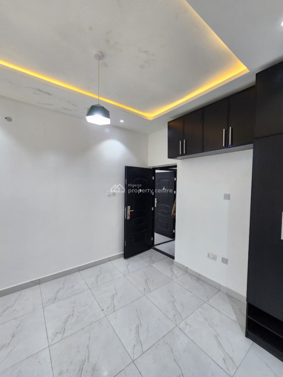 2 Bedroom Apartment Upstairs, Ologolo Lekki Lagos, Ologolo, Lekki, Lagos, Flat / Apartment for Rent