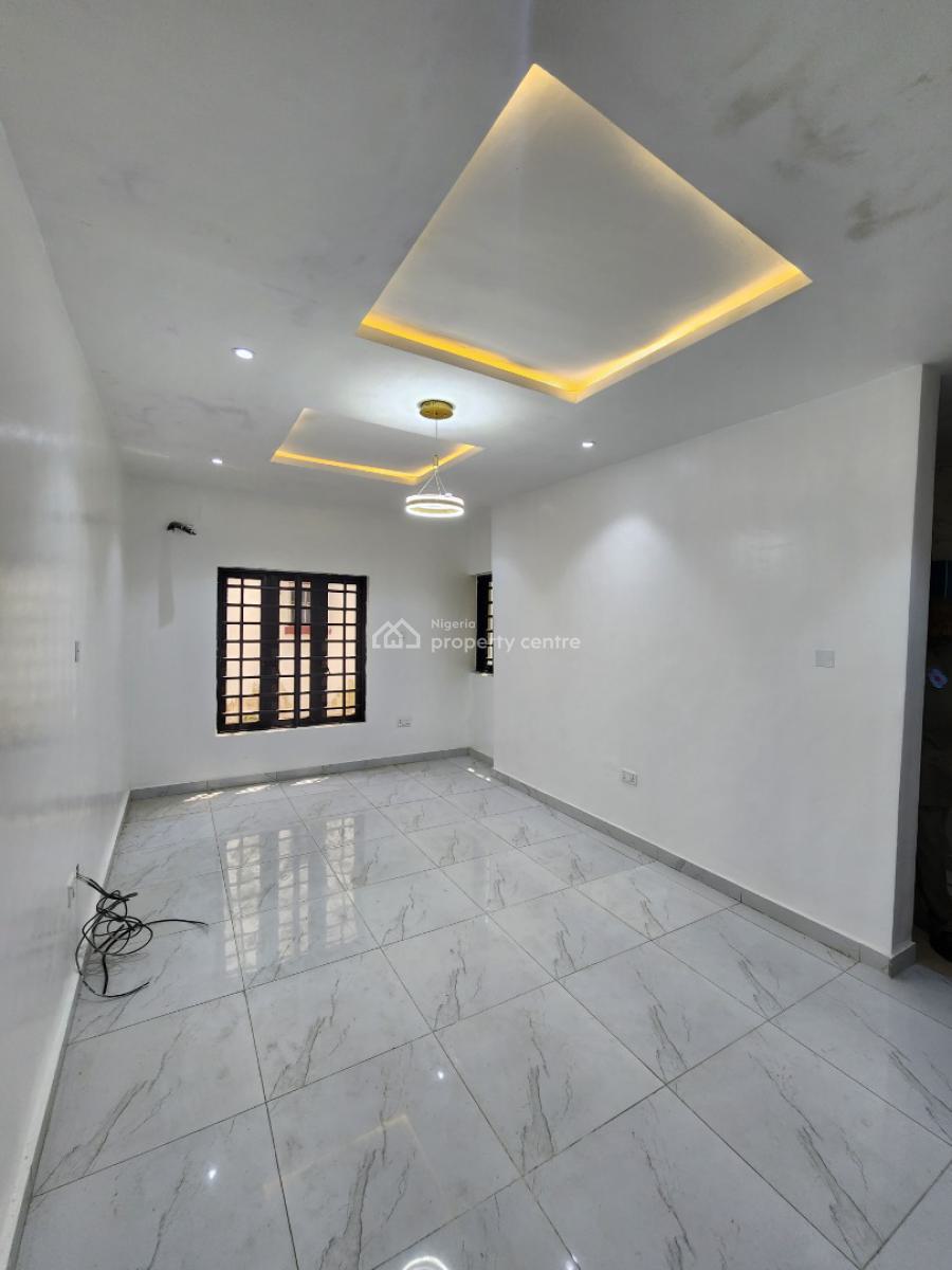 2 Bedroom Apartment Upstairs, Ologolo Lekki Lagos, Ologolo, Lekki, Lagos, Flat / Apartment for Rent