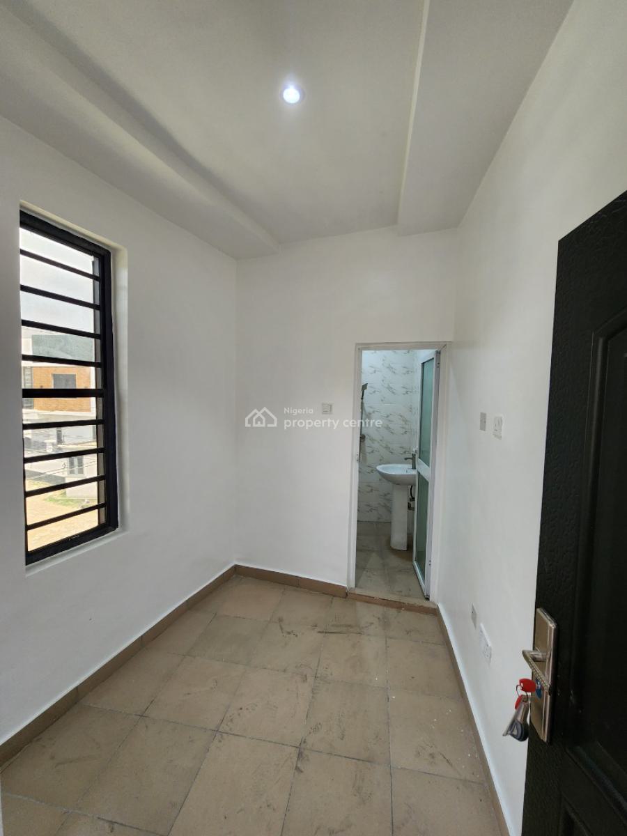 2 Bedroom Apartment Upstairs, Ologolo Lekki Lagos, Ologolo, Lekki, Lagos, Flat / Apartment for Rent