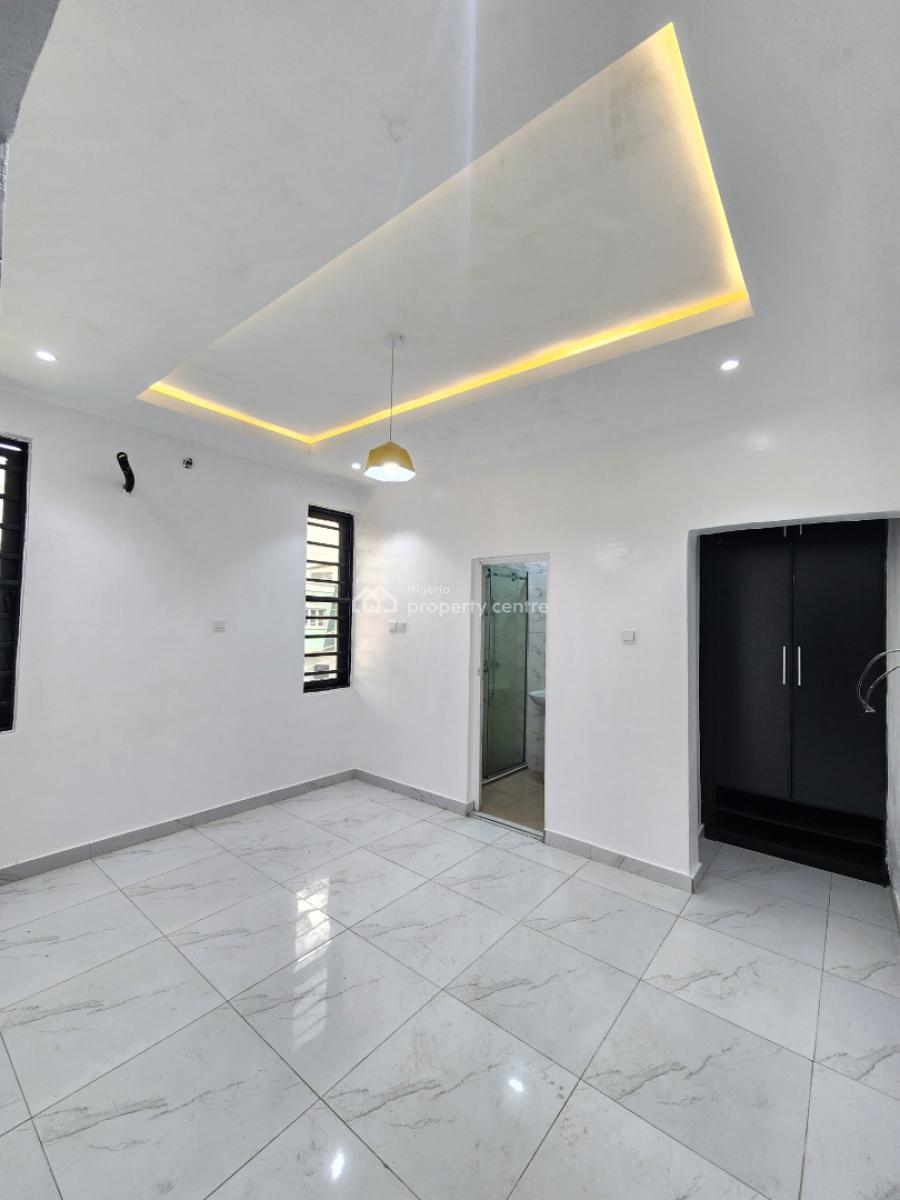 2 Bedroom Apartment Upstairs, Ologolo Lekki Lagos, Ologolo, Lekki, Lagos, Flat / Apartment for Rent