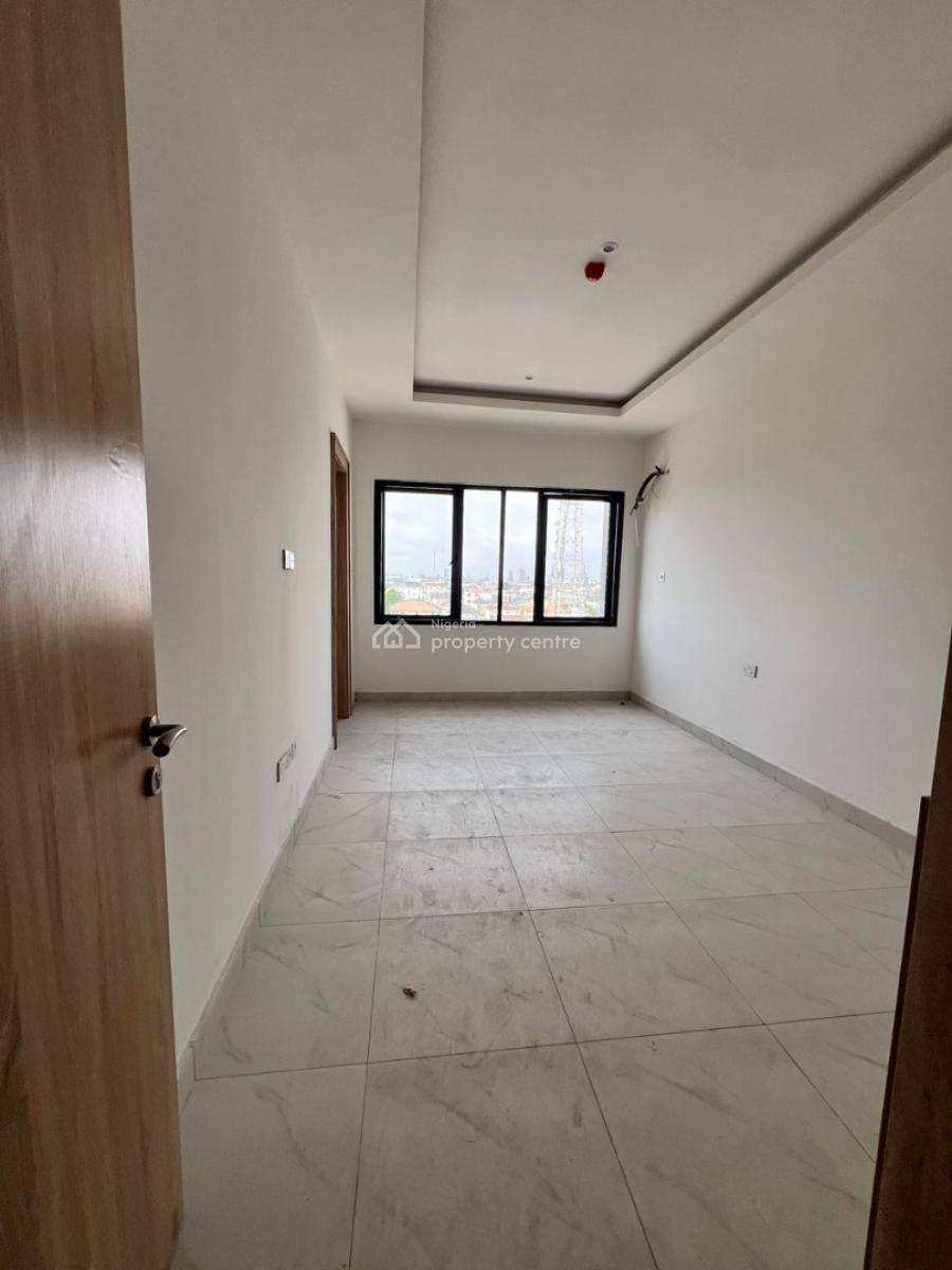 Luxury Brand New 3 Bedroom Flat, Lekki Phase 1, Lekki, Lagos, Flat / Apartment for Sale