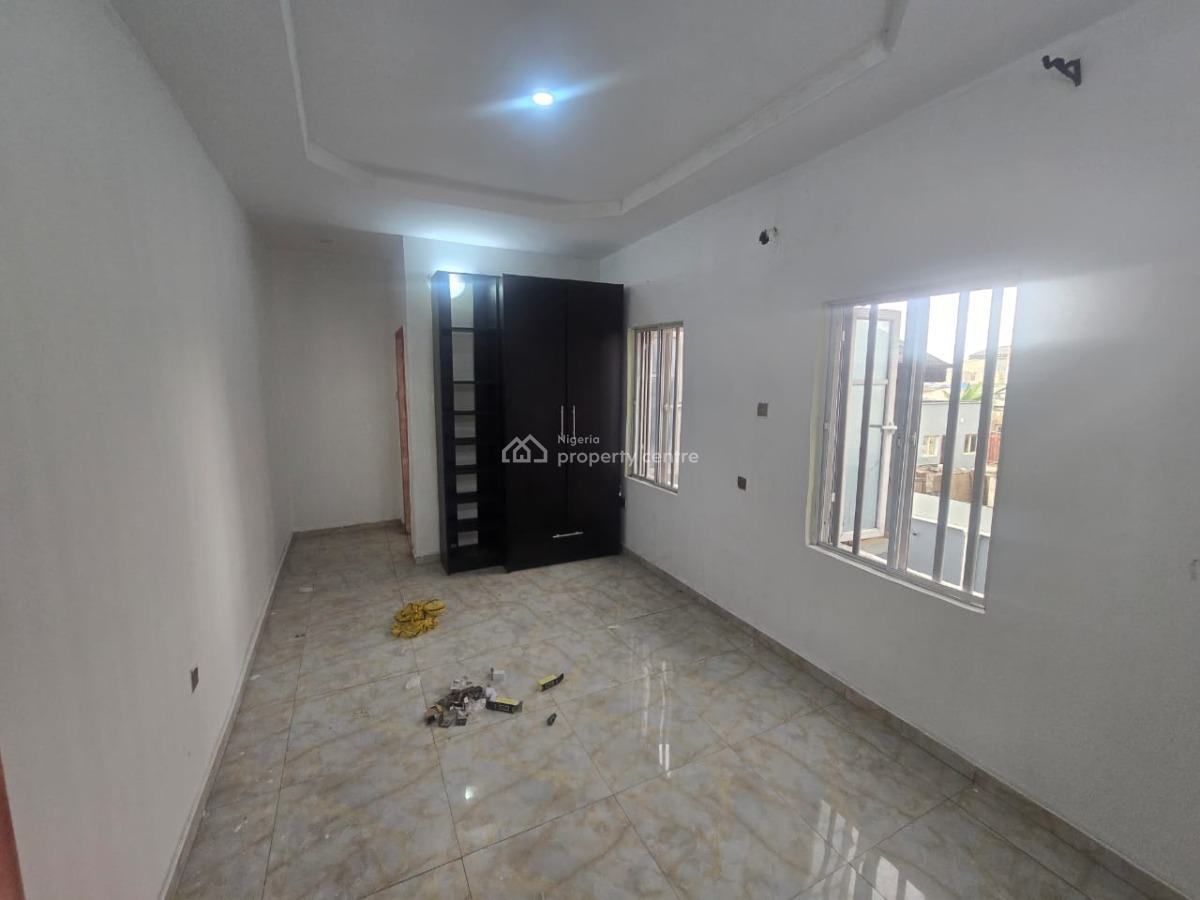 Newly Renovated 2 Bedroom Apartment, Off Freedom Way, Lekki Phase 1, Lekki, Lagos, Flat / Apartment for Rent