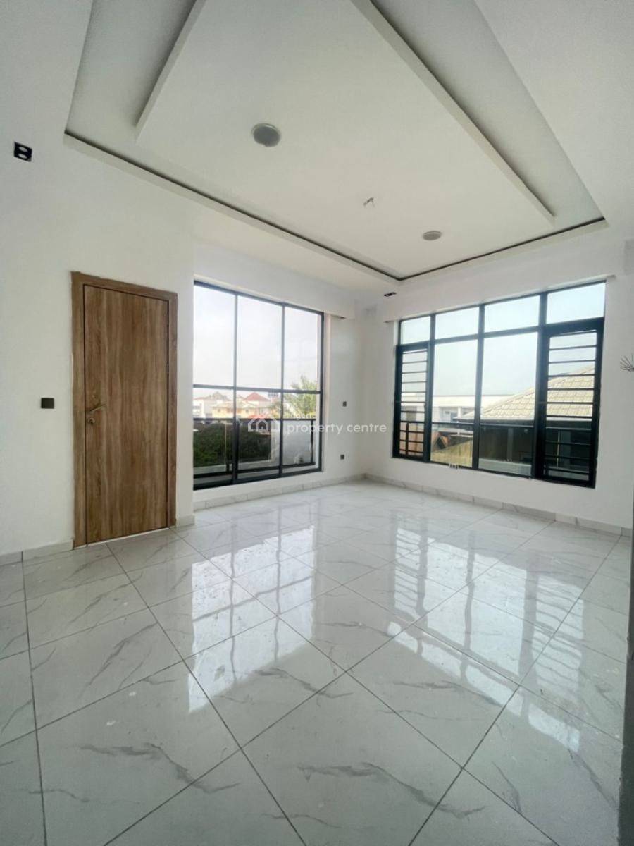 Spacious 2 Bedroom Flat, Ologolo, Lekki, Lagos, Flat / Apartment for Rent