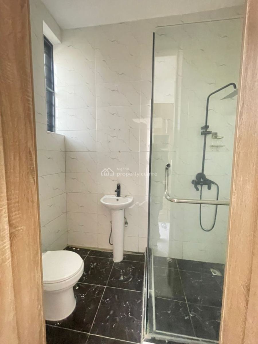 Spacious 2 Bedroom Flat, Ologolo, Lekki, Lagos, Flat / Apartment for Rent