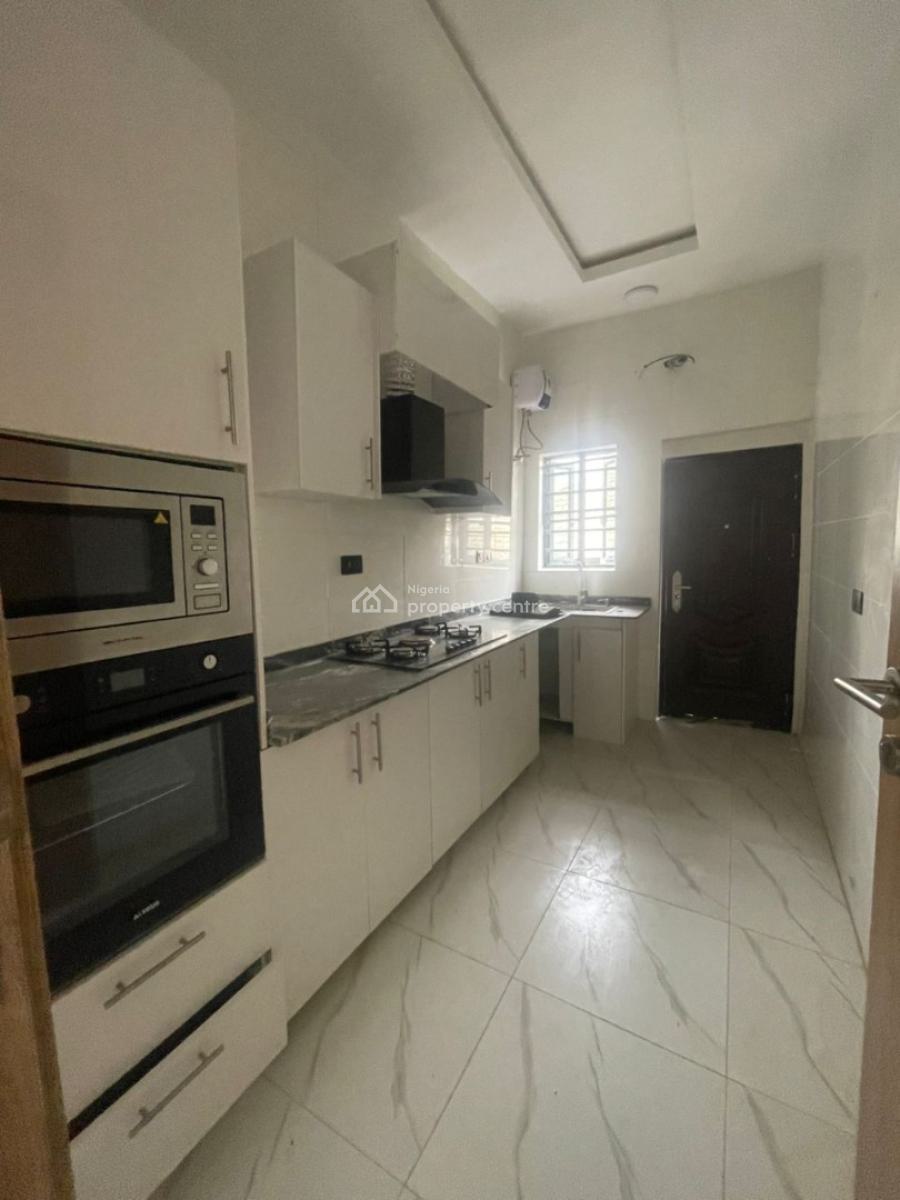 Spacious 2 Bedroom Flat, Ologolo, Lekki, Lagos, Flat / Apartment for Rent