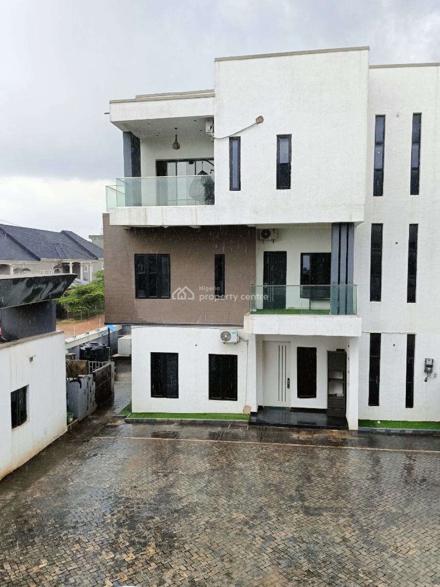 5-bedroom Semi-detached Duplex Featuring a Study Room and Bq, Guzape, Guzape District, Abuja, Semi-detached Duplex for Sale