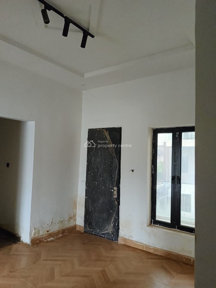 5-bedroom Semi-detached Duplex Featuring a Study Room and Bq, Guzape, Guzape District, Abuja, Semi-detached Duplex for Sale